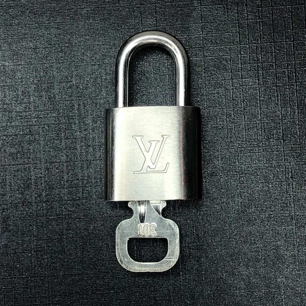 LOUIS VUITTON Brushed Palladium Lock and Key Silver Padlock Rare #301